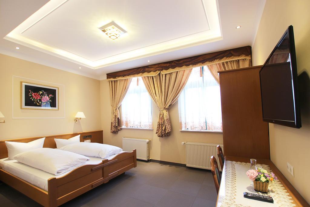 Hotel Europaeischer Hof Elsterwerda Buitenkant foto
